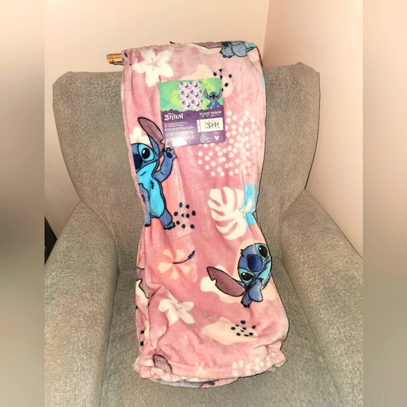 Disney Other - DISNEY- STITCH 60" x 70" Plush Cloud Throw/Blanket NWT